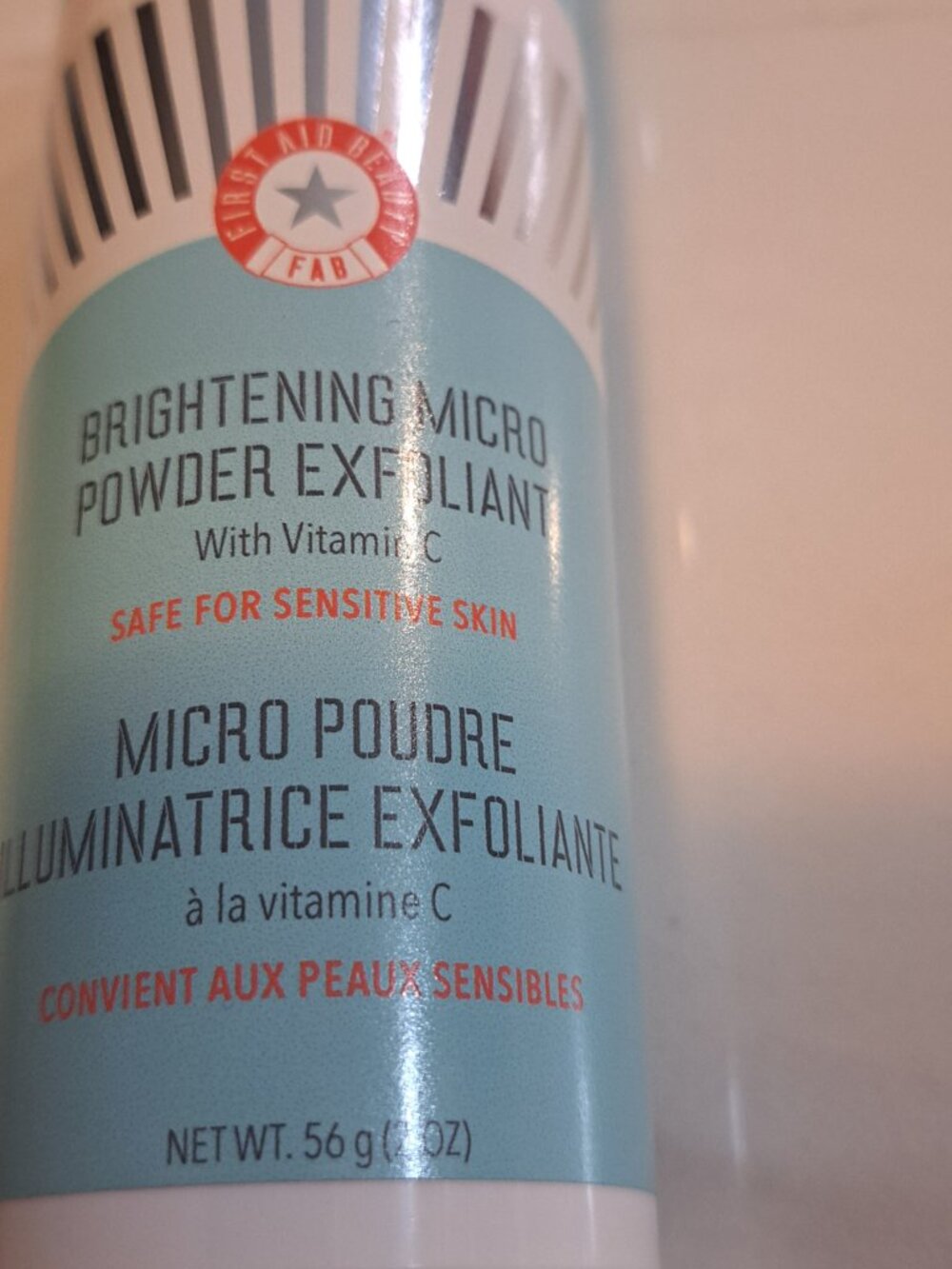 FIRST AID BEAUTY BRIGHTENING MICRO POWDER EXFOLIANT WITH VITAMIN C